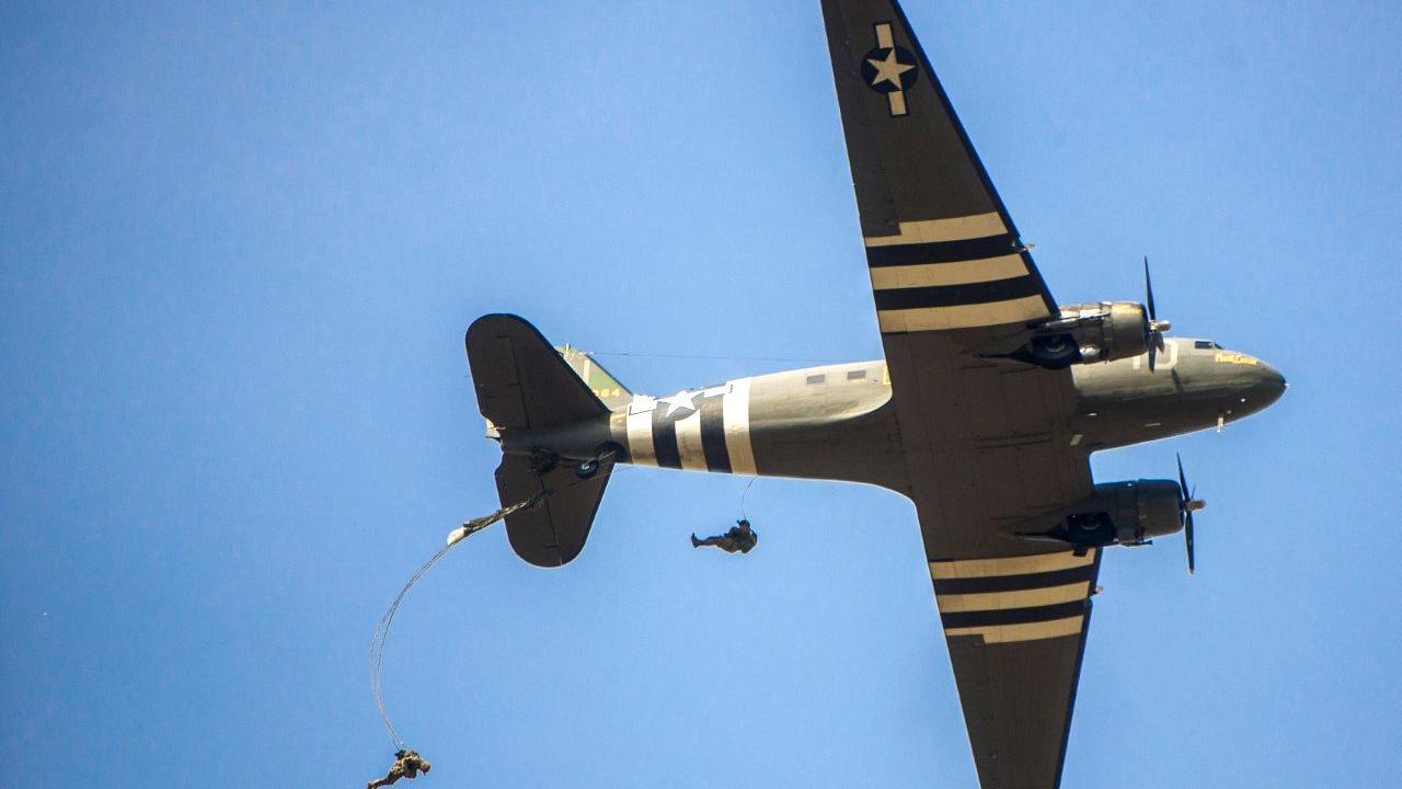 Retired Tucson police officer to parachute in France for 75th D-Day commemorations